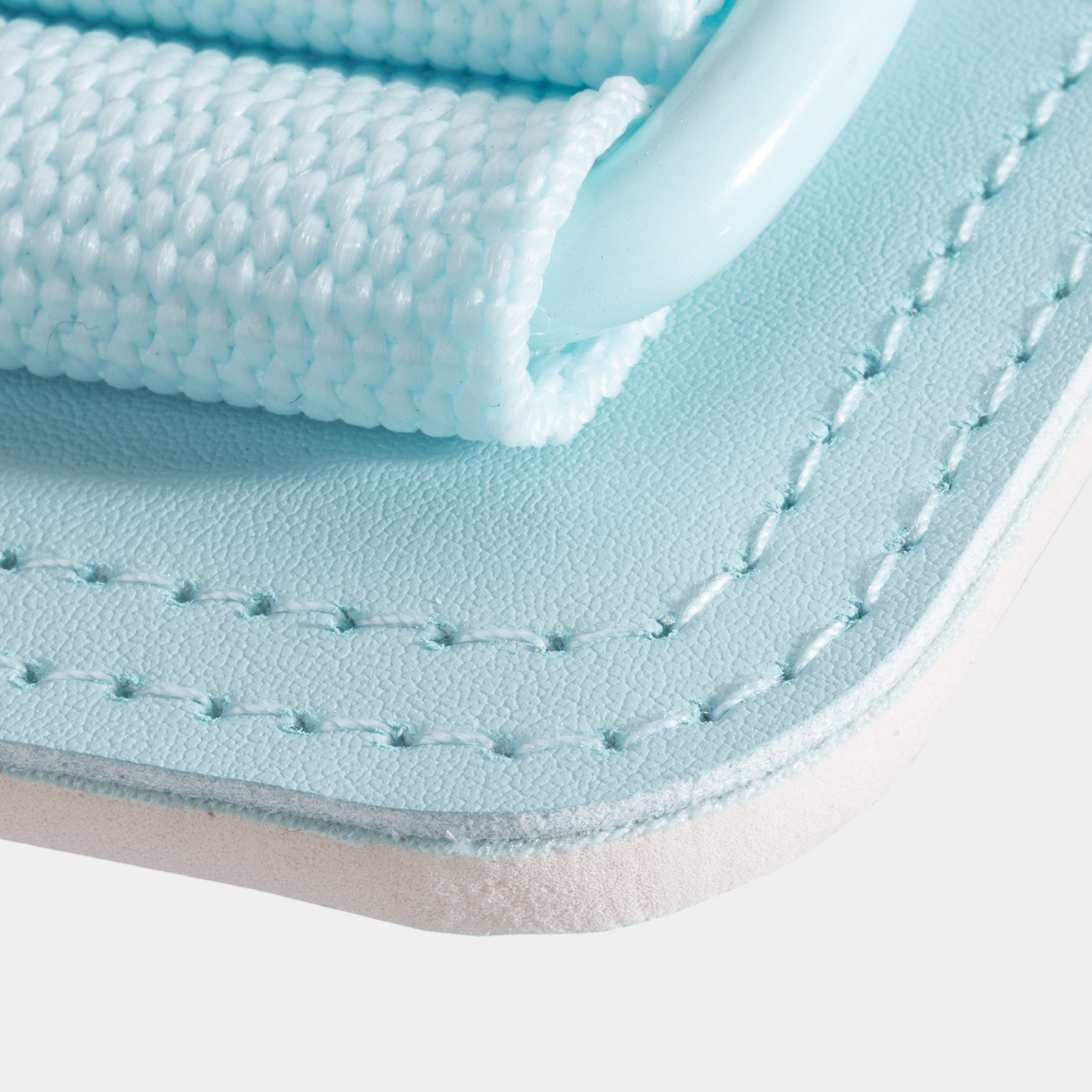 Textuurdetail van het materiaal van ZEUZ Ankle Straps blauw – stevig en comfortabel