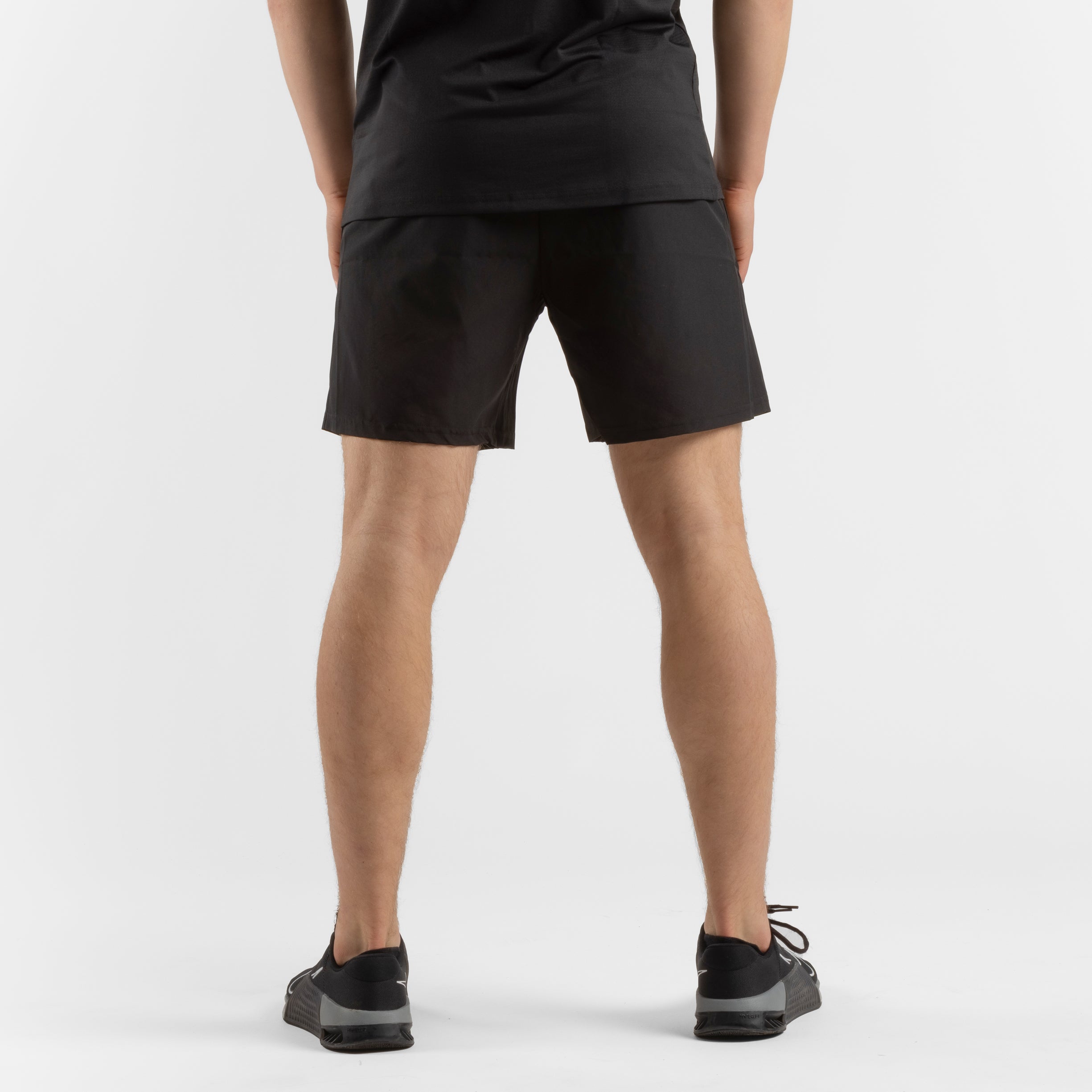 Achterkant van ZEUZ Sport Shorts zwart – sportief en functioneel model