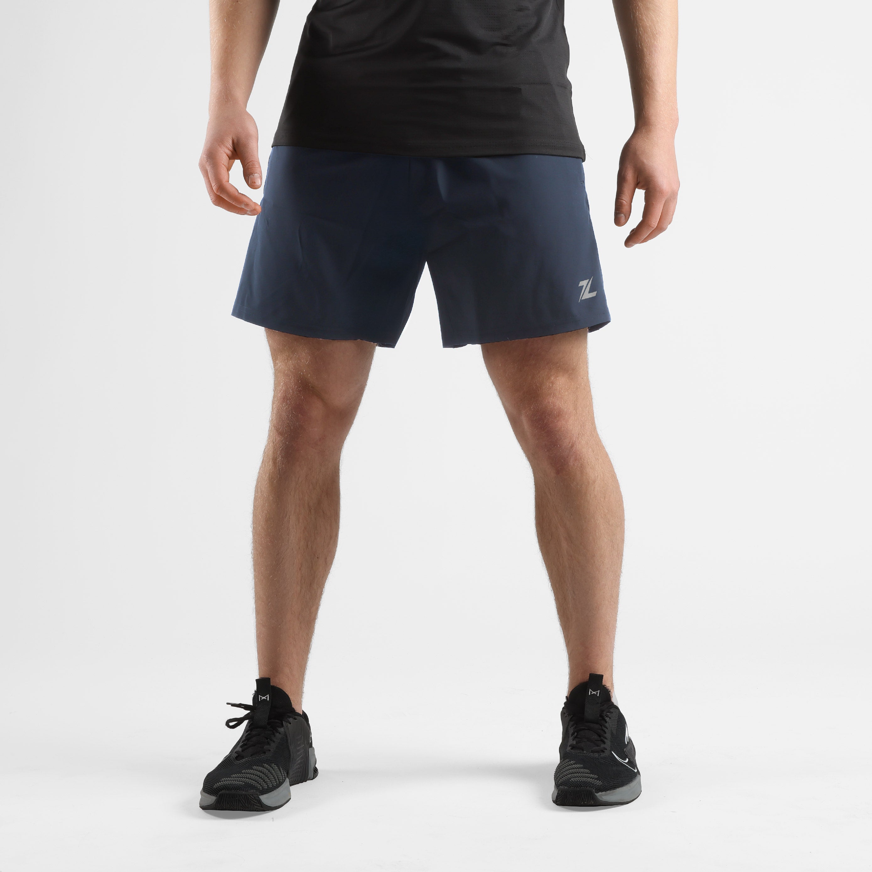 Voorkant van ZEUZ Sport Shorts marineblauw – minimalistisch design met elastische tailleband