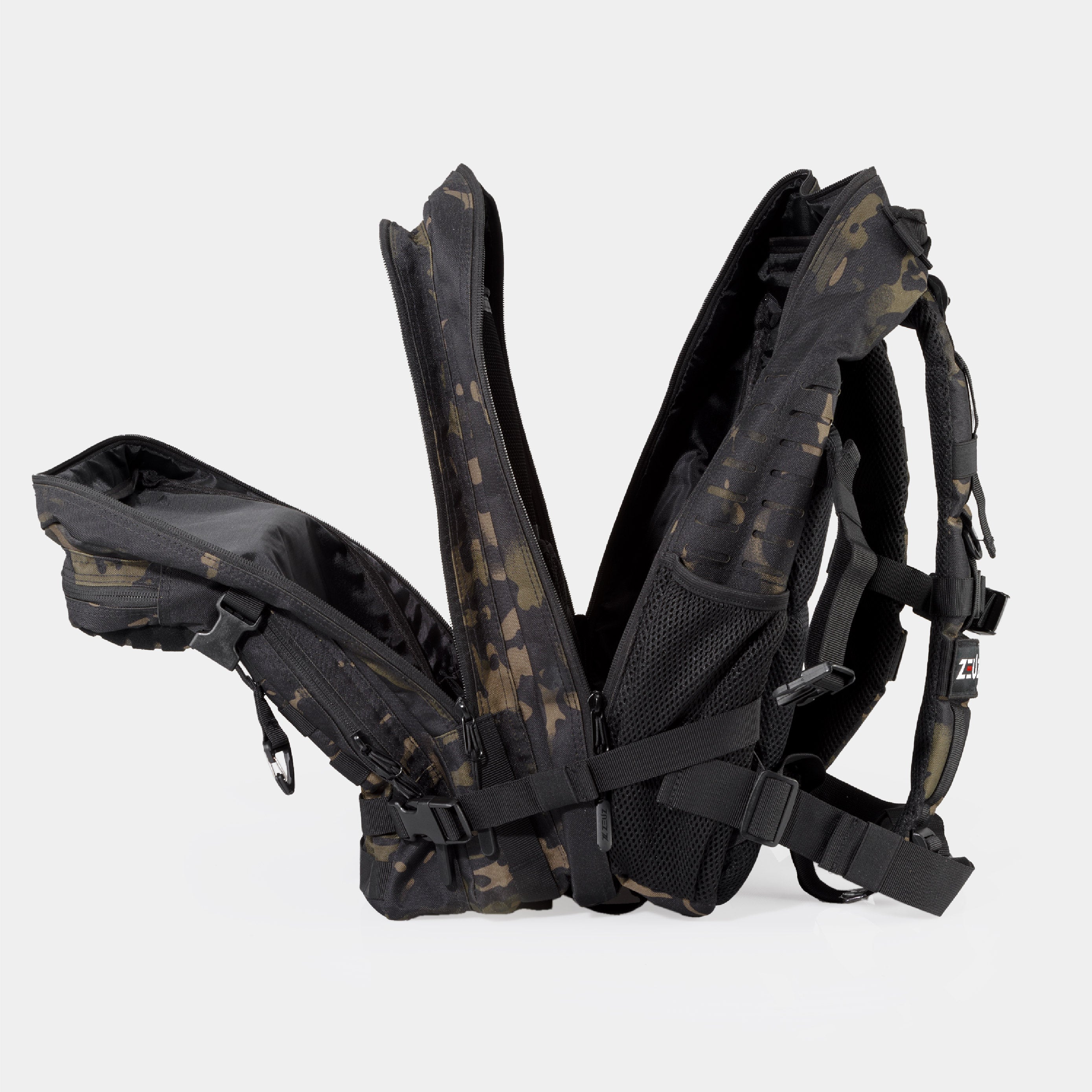 ZEUZ Tactical Rugzak camouflage met geopende compartimenten – overzicht van binnenvakken