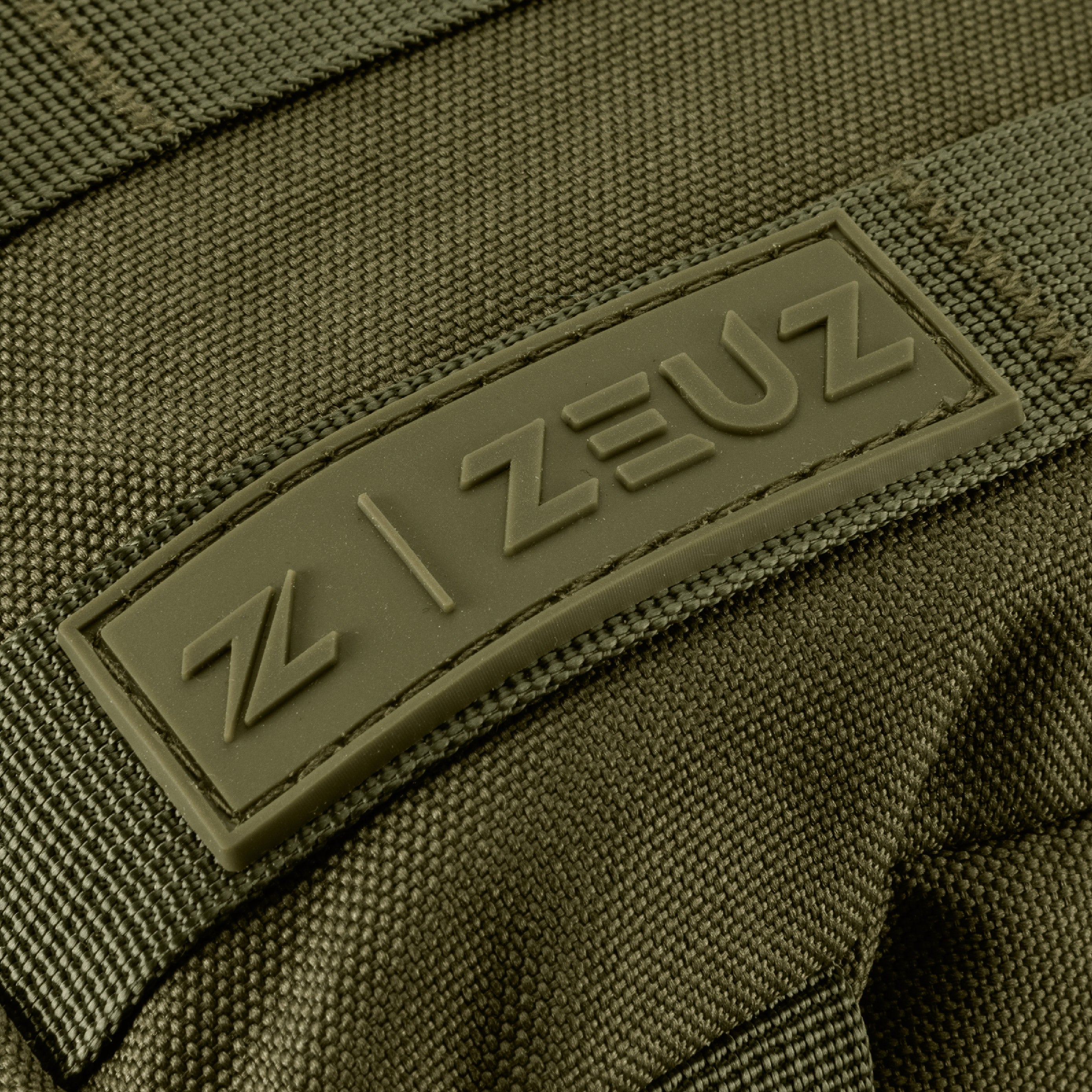 Detail van het ZEUZ logo op de Tactical Rugzak legergroen – duurzaam geborduurd