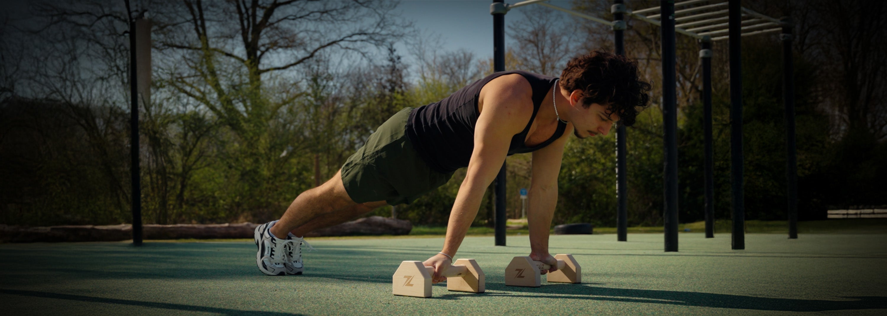 Beginnen met parallettes? Deze oefeningen wil je als eerste onder de knie krijgen