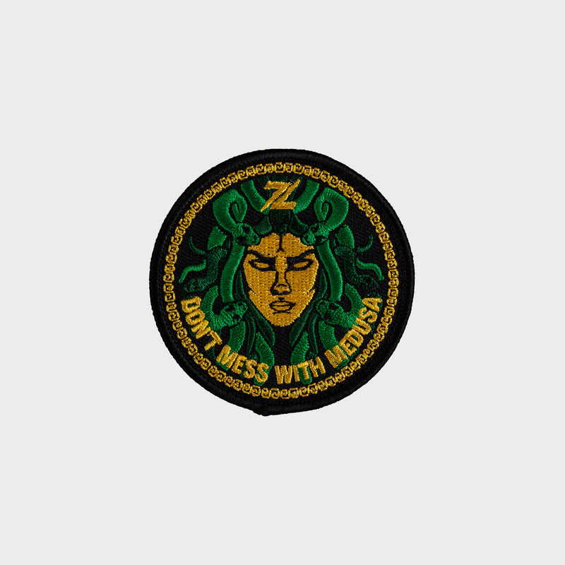 ZEUZ Non scherzare con la toppa Medusa